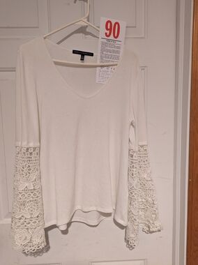Lot 90 White Sweater W/Long Sleeves And Partial Laced Sleeves - Large